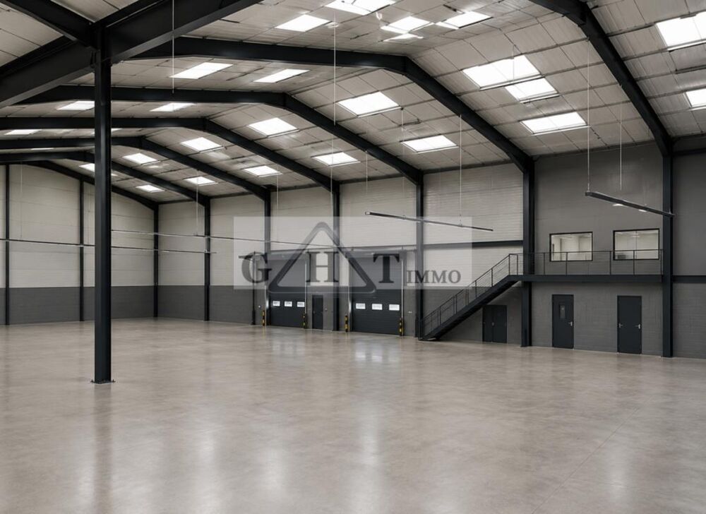   A VENDRE 5226 M² ENTREPOT ET BUREAUX A CREIL 
