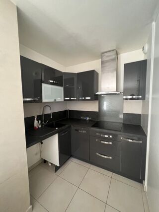  Appartement à louer 3 pièces 74 m²