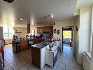  Propri�t�/ch�teau � vendre 14 pi�ces 460 m�