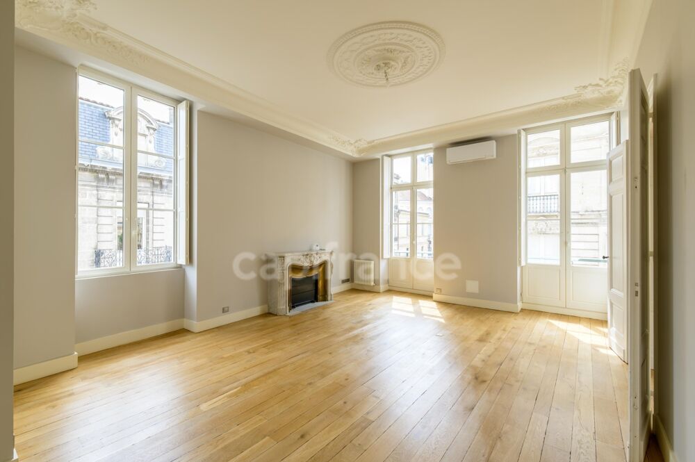 Vente Appartement A Vendre BORDEAUX Jardin Public Chartrons Appartement  3/ 4 dans immeuble pierre avec balcon (33) Bordeaux
