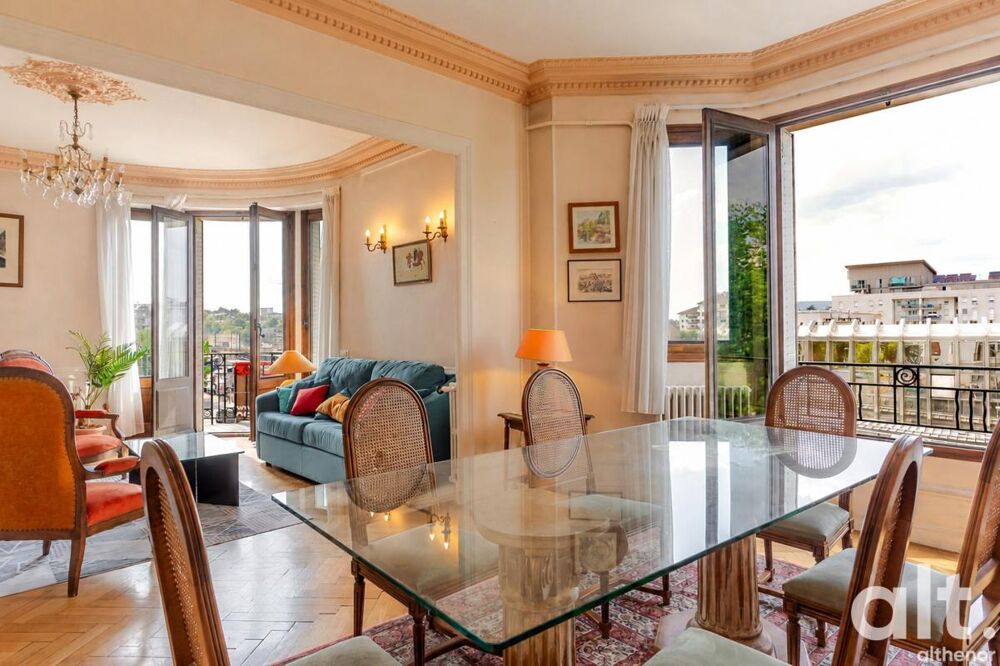 Appartement bourgeois à Annecy  6 pièces et 4 balcons