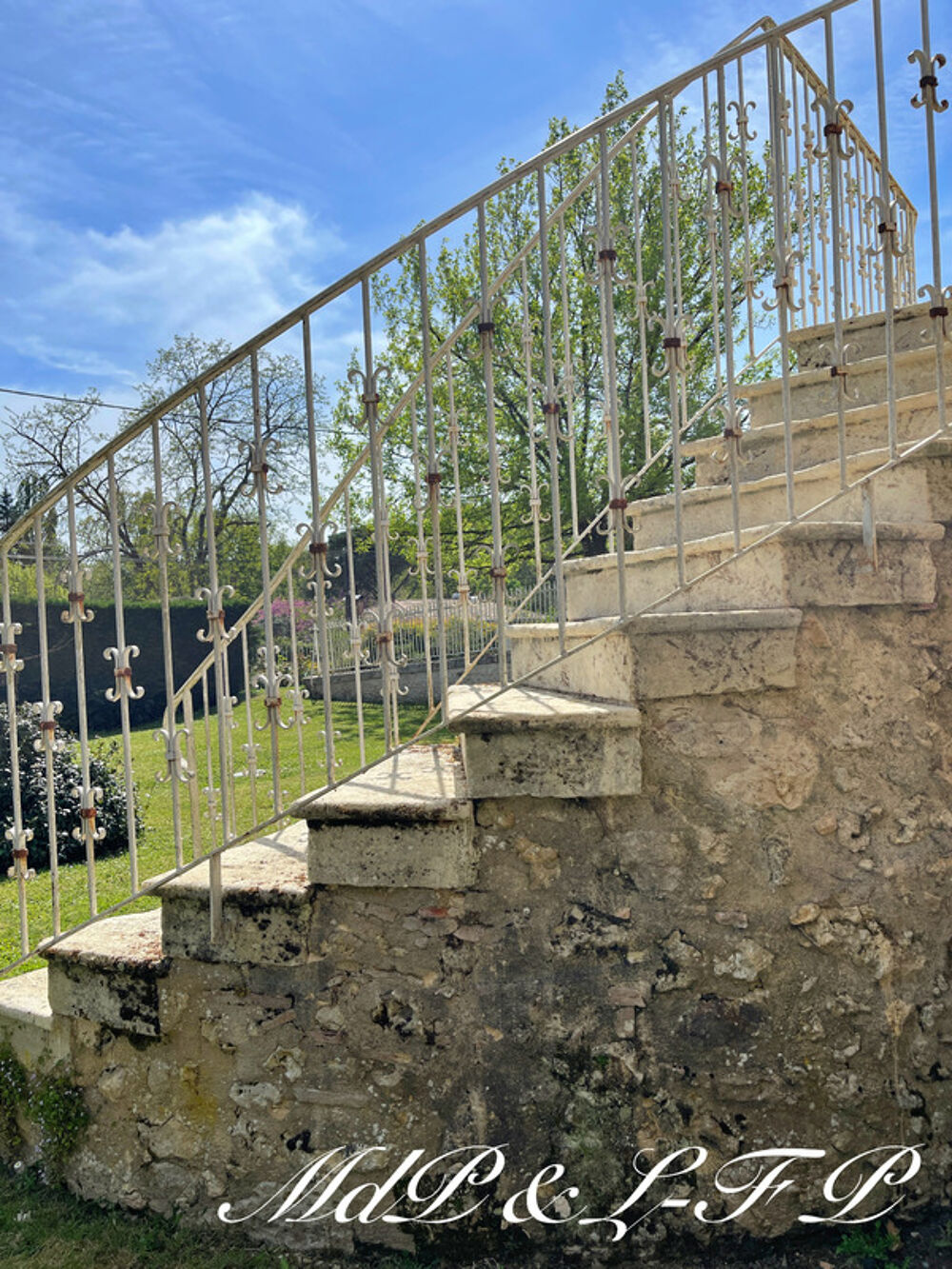 � vendre  Propri�t�/ch�teau Cl�rac (17270)