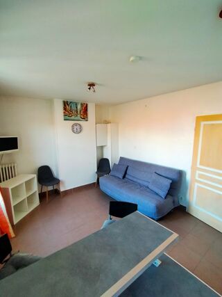  Appartement à louer 2 pièces 33 m²