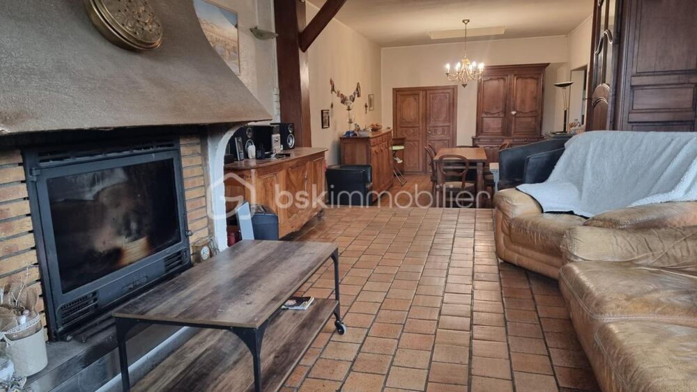 Opportunité Unique : Maison Spacieuse de 200 m² avec 67 m² Supplémentaires Aménageables en Centre-Ville !