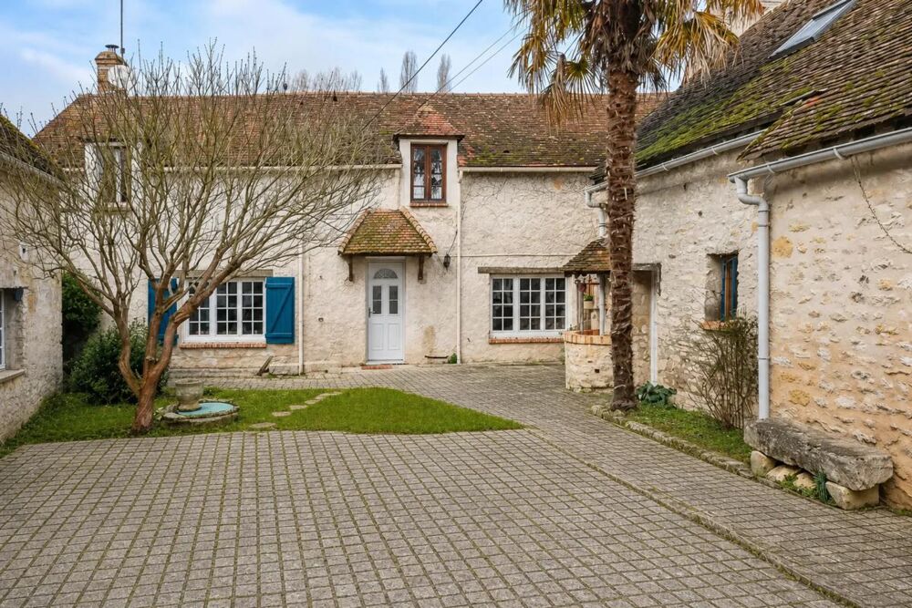 Maison 6 pièces 171 m² · à Briarres sur Essonne · 171 m² · 275 000 €