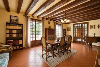  Maison à vendre 12 pièces 362 m²