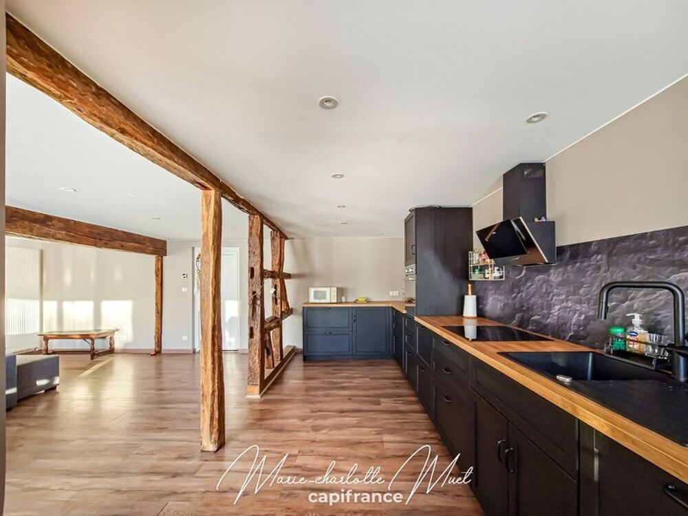 Vente Maison Grande maison de ville avec terrasse de 70 m² et garage, rénovée avec cachet et authenticité Bage le chatel