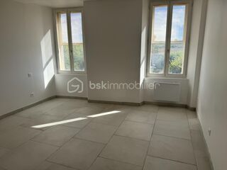  Immeuble à vendre 15 + pièces 315 m²
