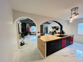  Maison � vendre 10 pi�ces 228 m�