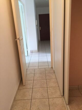  Appartement à louer 3 pièces 78 m²