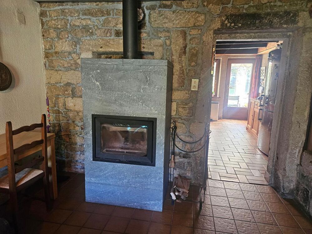Vente Maison Maison de caractère en pierres, dépendances et terrain de 1,36 ha avec source Plombieres les bains
