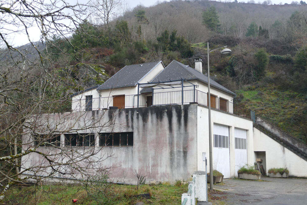 Maison avec très grand garage-atelier au bord du Lot (Cassaniouze, 15)