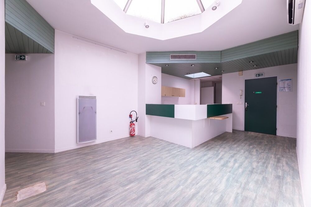 PAU (64) - Place de Verdun - À vendre bureaux ou appartement de 235m2