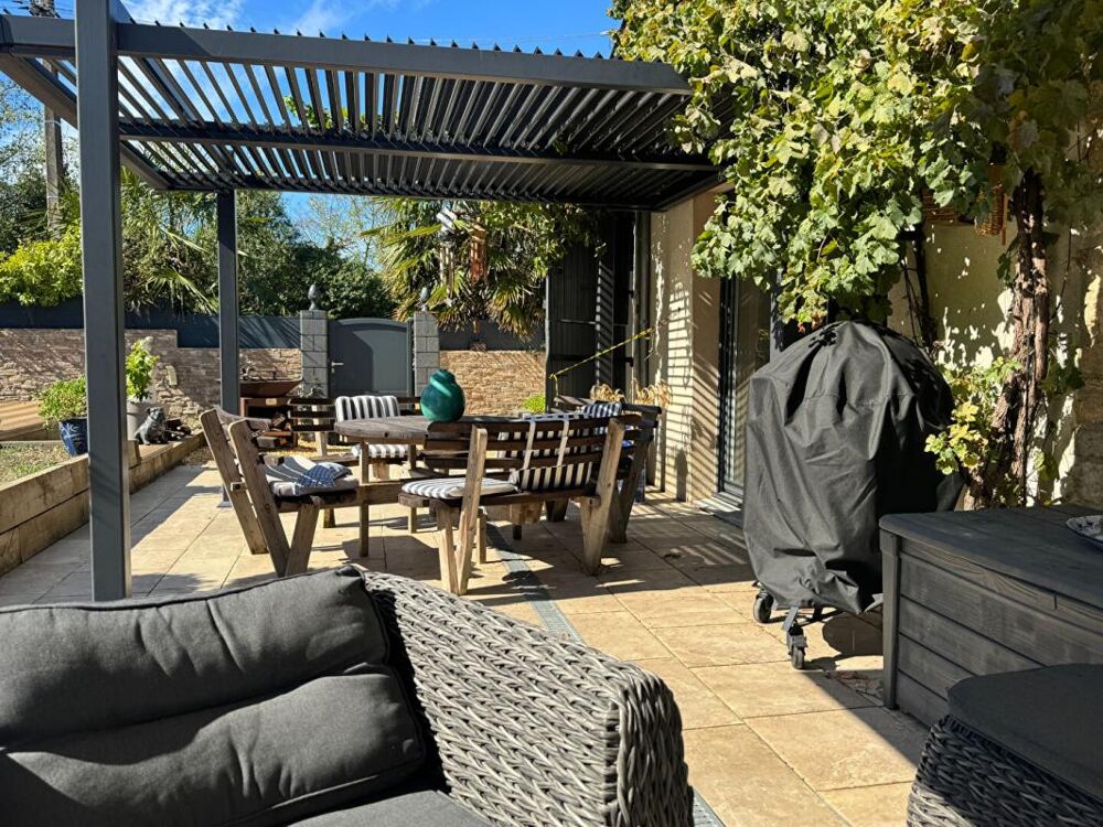 Vente Maison Golfe du Morbihan - Sarzeau  (56370) - Longère de caractère - 190 m2 habitables, avec 80 m2 de grenier aménageable - Piscine - D Sarzeau