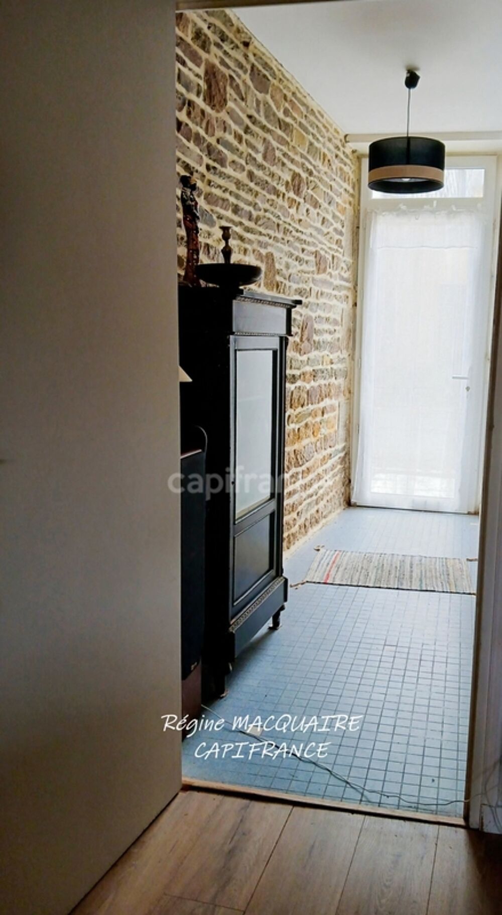 Vente Maison A Vendre -  Maison de bourg rénovée – 190 m² – 5 chambres – équipements modernes : une opportunité rare au centre bourg. MORTAIN Mortain