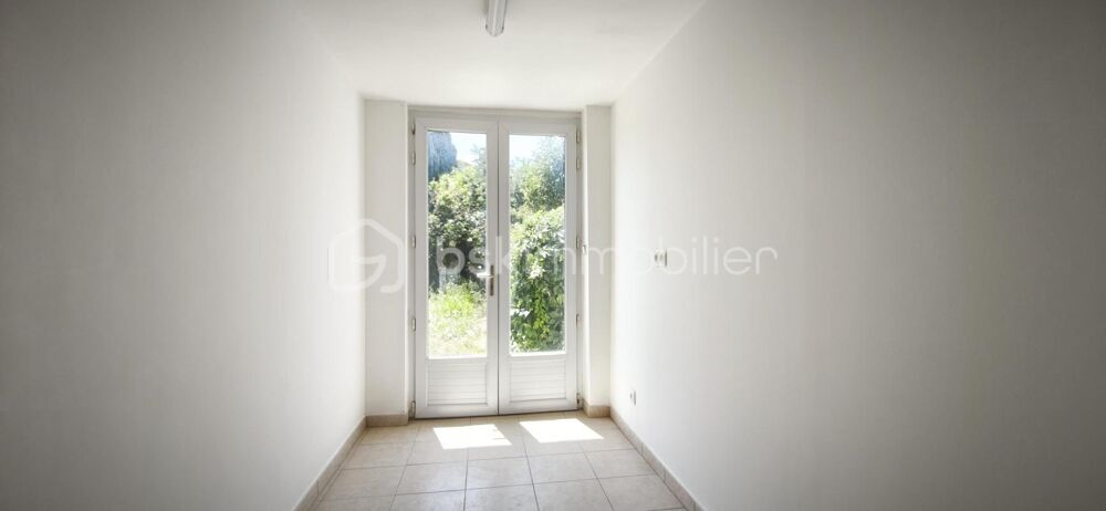 A VENDRE MAISON T5 SUPERFICIE ENVIRON 105 M2 SUR UN TERRAIN DE 333 M2- GARAGE- ACTUELLEMENT CONFIGURÉ EN DEUX APPARTEMENTS