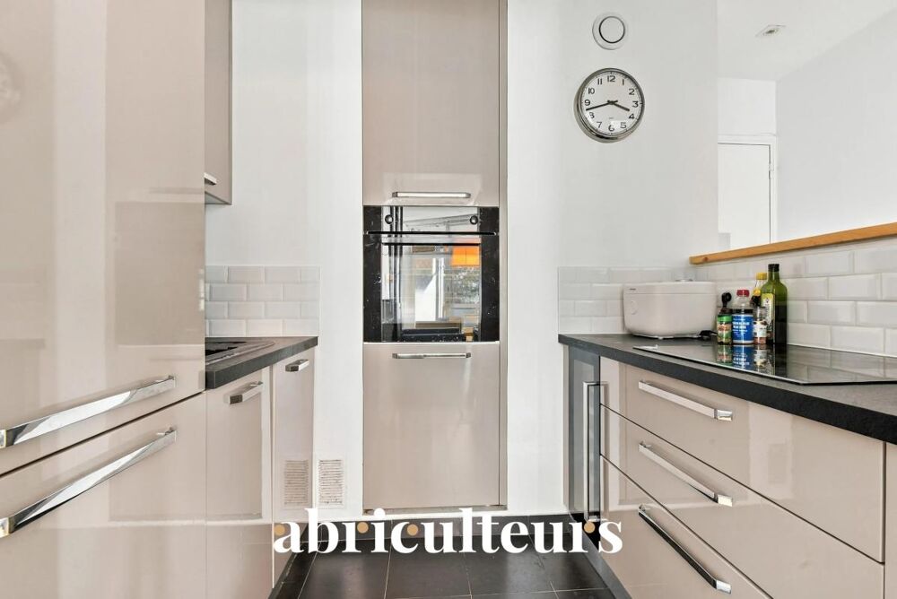 Vente Appartement Paris 15e – Studio avec coin nuit et balcon-loggia proche de la tour Eiffel Paris 15