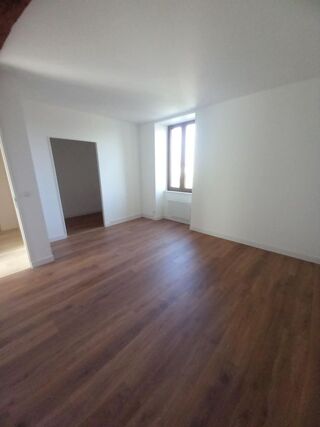  Maison à louer 3 pièces 130 m²