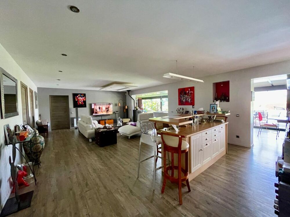 Maison plain-pied 4 ch - 201 m² / Piscine / Bourgneuf / La Rochelle