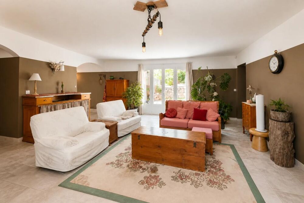 Vente Villa BELLE VILLA SPACIEUSE AVEC GRAND TERRAIN ET LOGEMENT INDEPENDANT Montelimar
