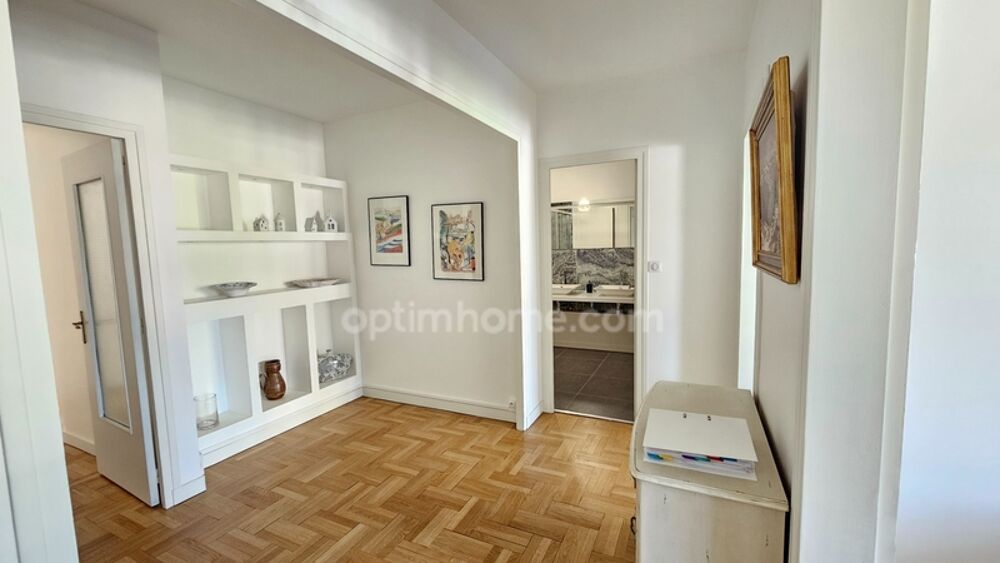 EN EXCLUSIVITE DANS UN SECTEUR PRISE SUPERBE APPARTEMENT DE TYPE 4 AVEC PARKING PRIVE