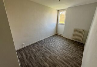  Appartement à louer 5 pièces 86 m²