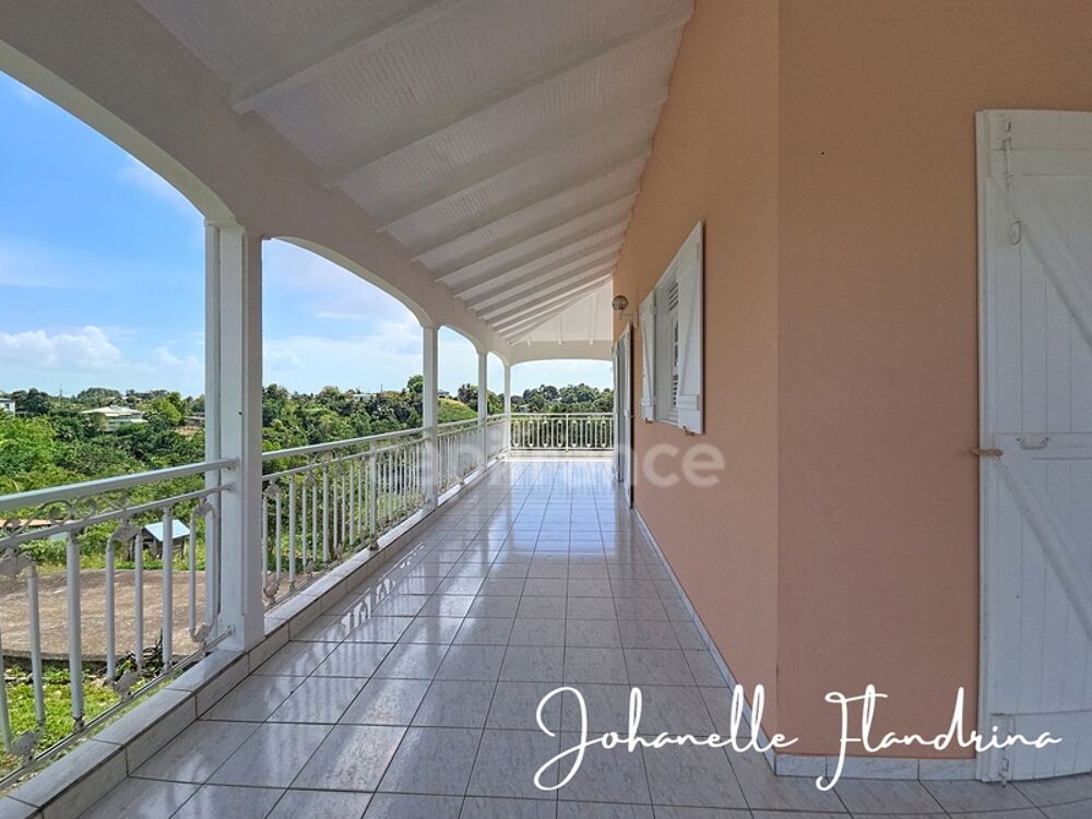 Vente Maison Maison avec vue dégagée, 3 chambres + mezzanine, possibilité de bas de villa - 3 000 m² de terrain Sainte anne