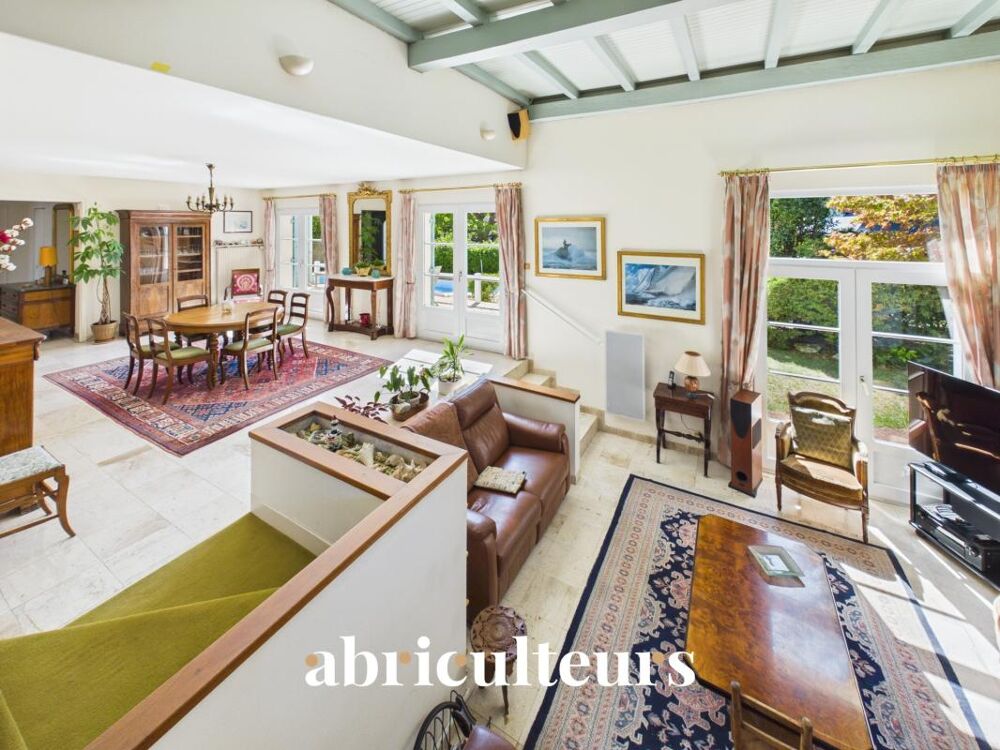 belle propriété au calme avec piscine et un vaste terrain en vente à Orvault (44700)