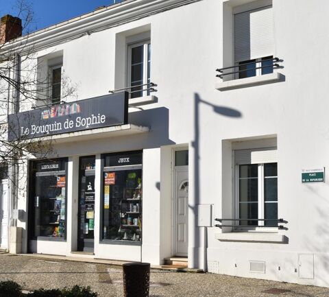Dpt Charente Maritime (17), à vendre AIGREFEUILLE D'AUNIS Local commercial 159900 17290 Aigrefeuille d aunis