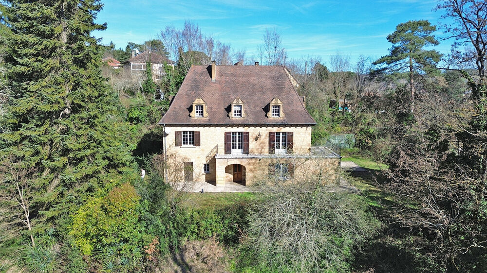Maison de caractère à Sarlat avec appartement de 200 m2