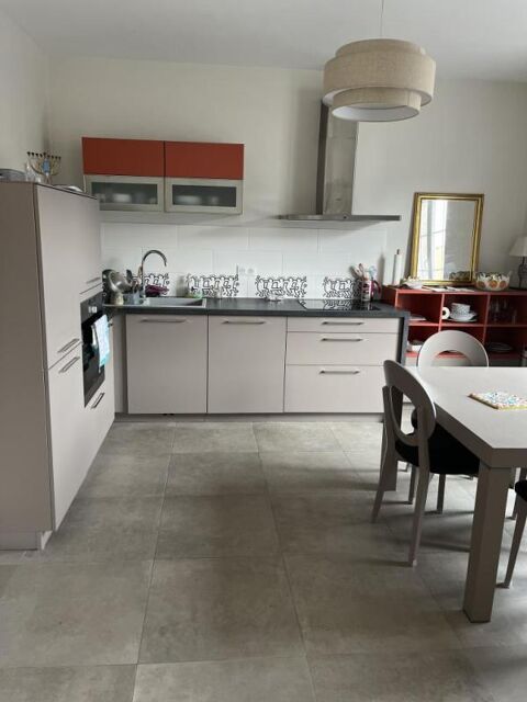  Appartement � louer 3 pi�ces 78 m�