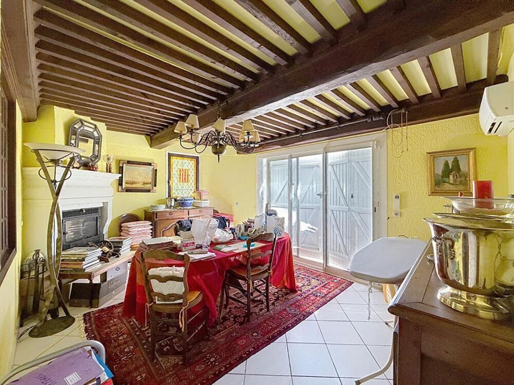 Solliès-Ville! Maison de charme de 130 m2 sur terrain de 376 m2 avec vue imprenable!
