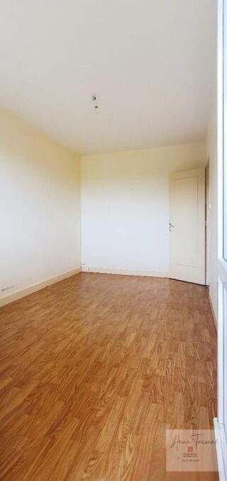  Appartement à louer 5 pièces 82 m²