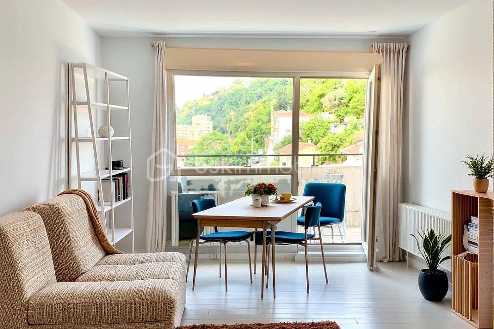 Vente Appartement 2 pièces dernier étage terrasse vendu loué Nice