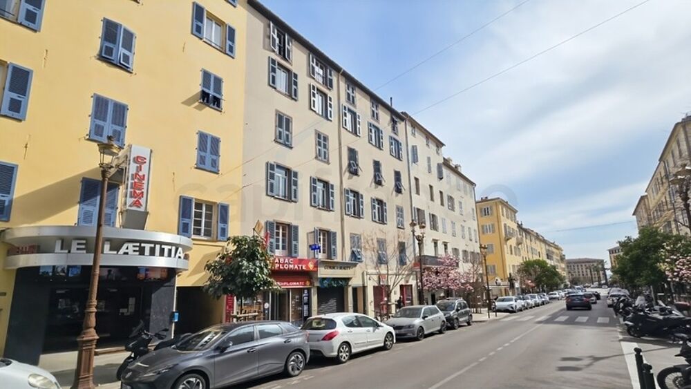 AJACCIO (20) HYPER CENTRE  ENTRE LE COURS NAPOLÉON ET LA RUE FESCH