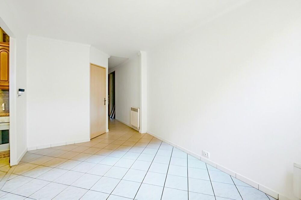 À VENDRE MAISON INDIVIDUELLE AVEC JARDIN, VÉRANDA ET GARAGE À TREMBLAY-EN-FRANCE