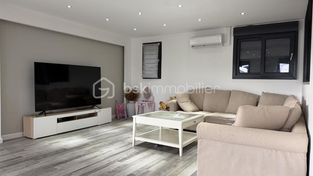 AUBERIVES-SUR-VAREZE - Maison individuelle 160 m²