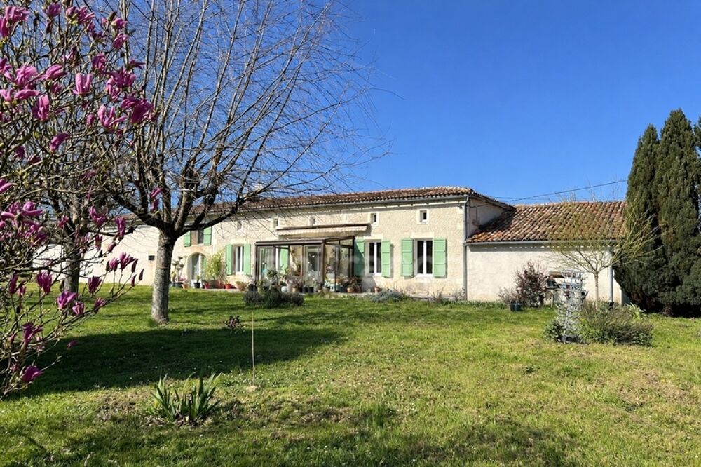 Longère charentaise de 131 m² avec dépendance et hangar - Fort potentiel - Vanzac (17)