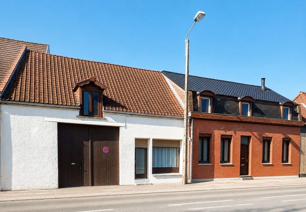 Vente Maison 160 m² , 5 chambres, un garage et une cour privée : à Marchiennes, une maison aux multiples possibilités à 199 500 € FAI Marchiennes