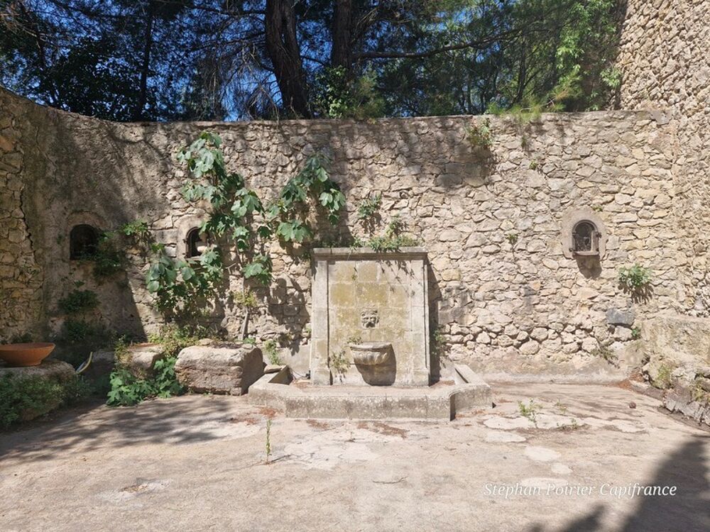 VELAUX  DOMAINE D'EXCEPTION DE 3,45 HECTARES AUX PORTES D'AIX-EN-PROVENCE
