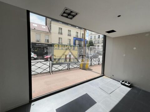   A LOUER LOCAL COMMERCIAL SAINT MAUR DES FOSSES 