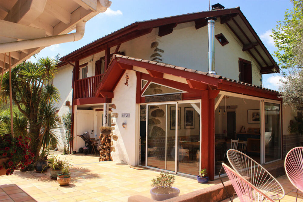 Vente Propriété/Château Exceptionnelle demeure du 18? siècle, habitation et activité touristique au cœur du Pays Basque ! Macaye