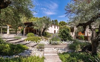  Maison à vendre 15 + pièces 760 m²
