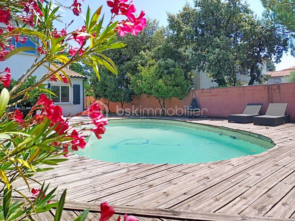 VILLA FAMILIALE DE 195 M²  PISCINE  DOUBLE GARAGE