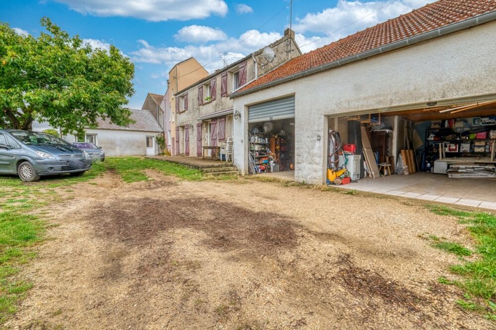 Christophe Michaudelle  EXCLUSIVITE - CAPIFRANCE vous propose proche de Meaux et Saint Soupplets : 260 m² - ZONE UA - 10 pièces