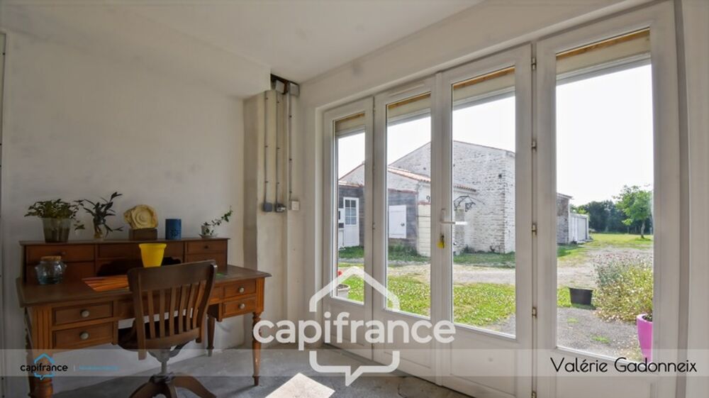 Dpt Vendée (85), ? Maison charentaise rénovée avec dépendances et terrain à bâtir  Vix