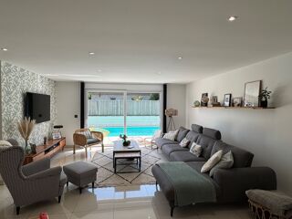  Maison � vendre 8 pi�ces 328 m�