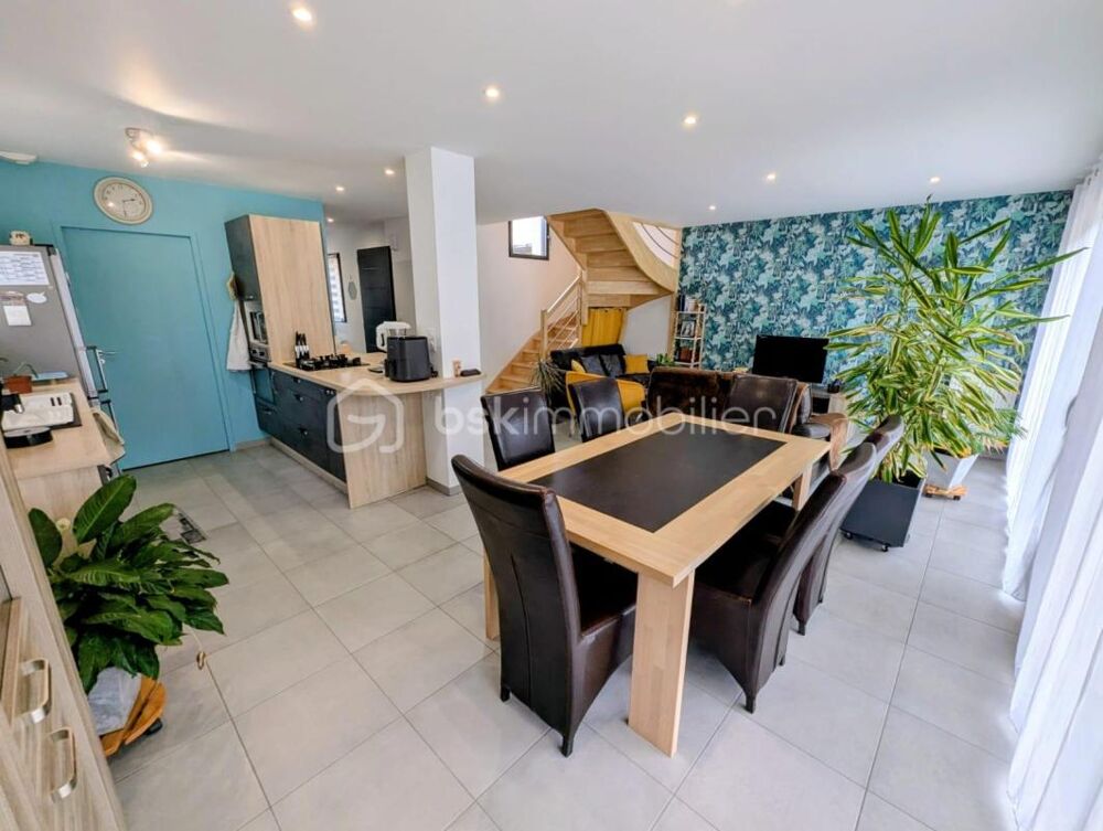 Vente Maison Maison d'habitation de 2021 situé à FOUGERES 35300 Fougeres