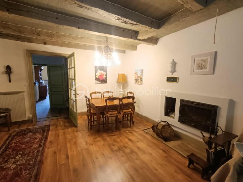 Maison de Ville Meublée de type 5 de 157 m2 avec Patio dans le Centre de Monpazier