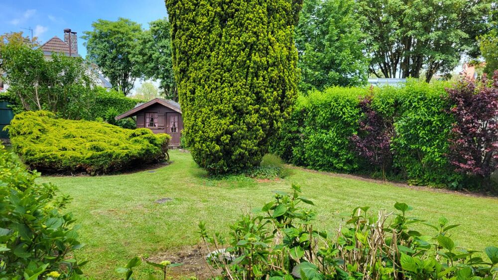 PAVILLON D'ARCHITECTE AVEC JARDIN ET 2 DB GARAGES